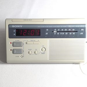 1985 Sony ICF-C220W Dream Machine Radio AM/FM Dual Alarm Digital Clock made in Taiwan, retro bedroom decor
