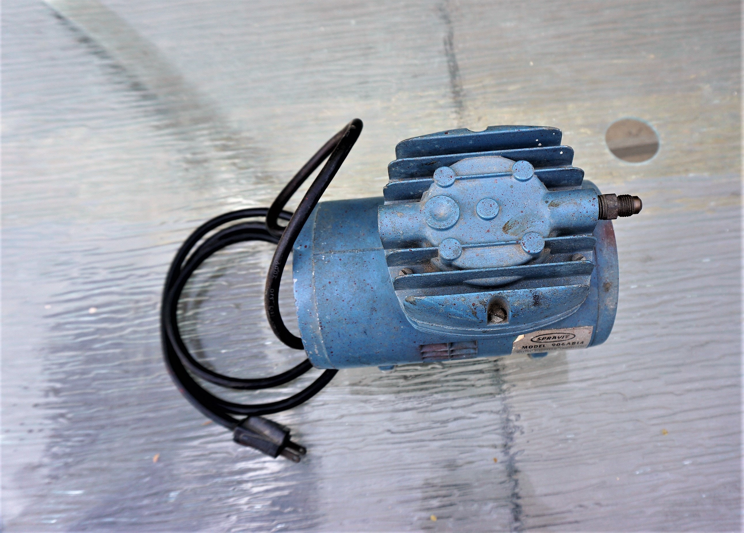 Vintage Thomas Industries Sprayit Oiless Diaphragm Compressor Model