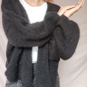 手編みのアルパカブラックカーディガン、柔らかくふわふわのカーディガン、フロントオープンカーディガン