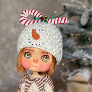 Snowman Blythe hat, Crochet Christmas hat for Blythe doll,  blythe winter hat, outfit blythe ,Blythe clothes, accessory for blythe