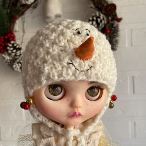 Snowman Blythe hat, Crochet Christmas hat for Blythe doll,  blythe winter hat, outfit blythe ,Blythe clothes, accessory for blythe