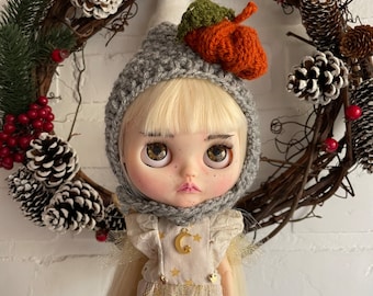 Blythe Doll Hand knitted Hat with pumpkin Crochet hat for Blythe doll,  blythe winter hat, outfit blythe ,Blythe clothes, accessory blythe