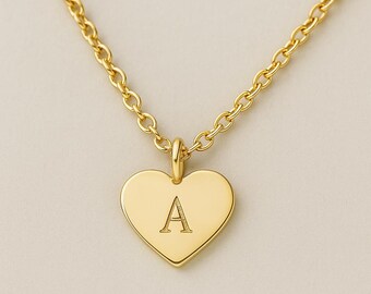 Collar con inicial de corazón personalizado: plata de ley bañada en oro de 14 quilates