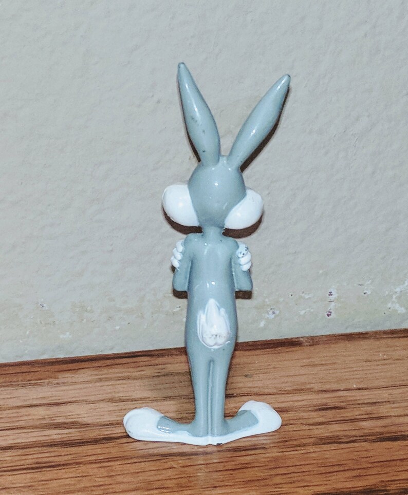 Vintage Warner Brothers Bugs Bunny 2 in Collectible Metal Figurine RARE