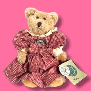 Vintage Retired Boyd Bear Patsy RETIRED 10 InchesTall EXCELLENT