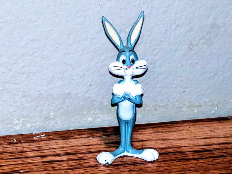 Vintage Warner Brothers Bugs Bunny 2 in Collectible Metal Figurine RARE