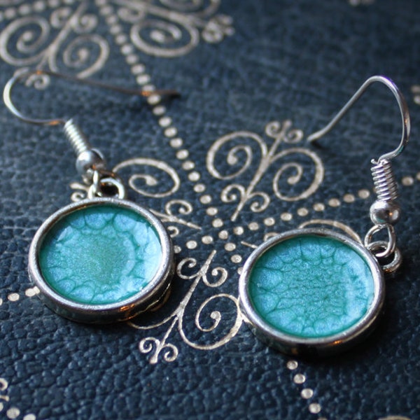 PRISME boucles d'oreilles argent 12mm émaillées en bleu turquoise et vernies à la résine BOPR002