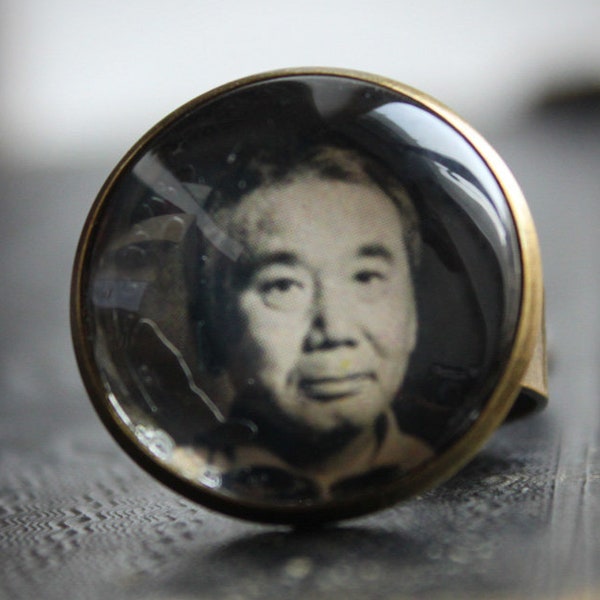 HARUKI MURAKAMI literary ring murakami man or woman, bronze and glass, portrait Japanese writer book poet XIXth century BGCB047