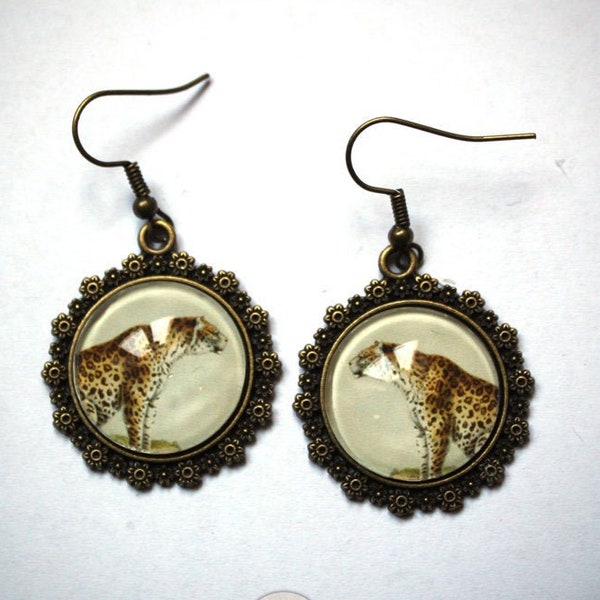 LEOPARD boucles d'oreilles bronze et verre cabochon fauve tigre cougar puma félin léopard chat animal curiosité gravure ancienne BOCA042