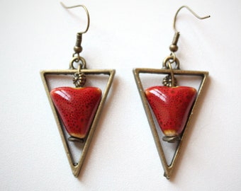 CERAMIC and bronze, triangular ethnic earrings, dark red spotted pearl, BOCE006