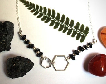 TOURMALINE black hexagons silver necklace necklace necklace lithotherapy protection empath chakra root anchor raw witch tourmaline COLI003