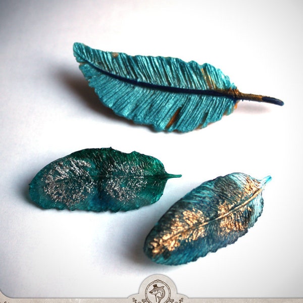 PLUMES lot de 3 broches en résine bleue, turquoise sarcelle, argent, doré or, pin's badge feuilles écrivain stylo encre vintage rétro BRO004