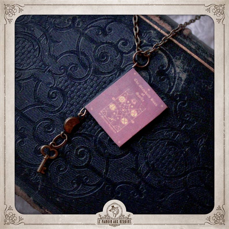 Bronze necklace mini Grimoire moon key ML008