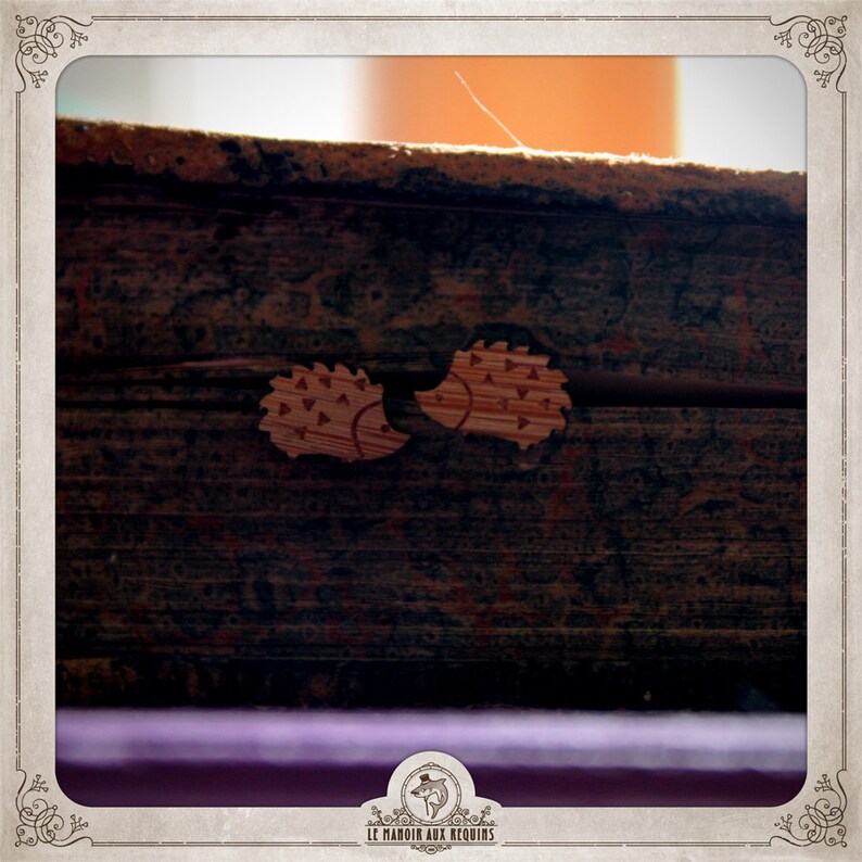 HERISSONS silver wooden earrings stud hedgehog chips animal forest garden mushroom tiny children gift BOW002