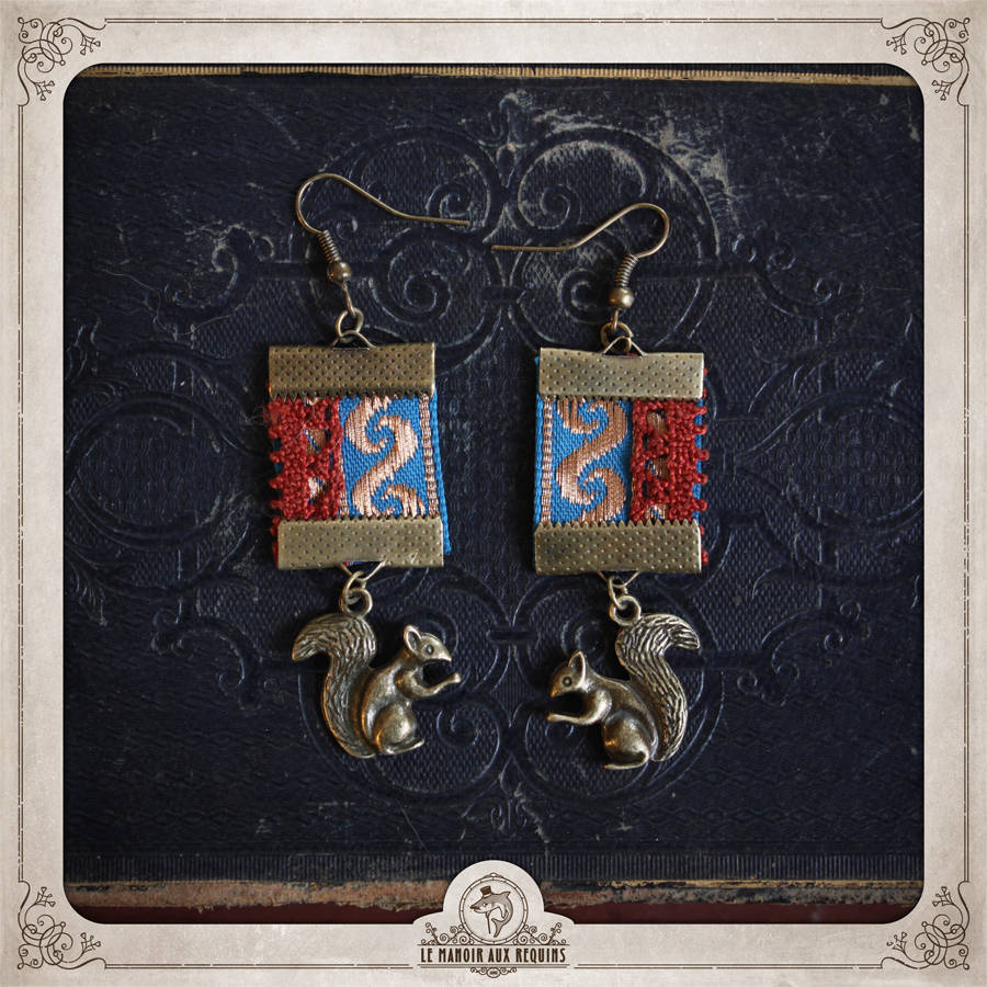 Boucles D'Oreilles En Forme De Chat - Design Simple Et Délicat