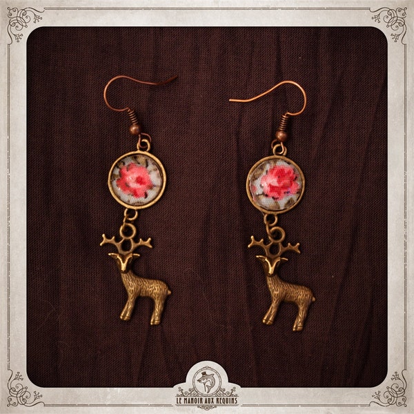 CERFS boucles d'oreilles cerf cabochons bronze tissu japonais fleurs roses sur fond bleu incrusté sous verre + breloques cerfs BOT001