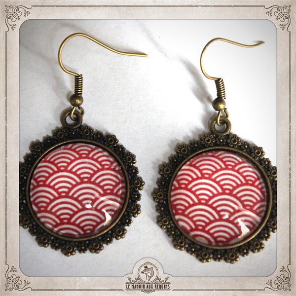 MOTIF JAPONAIS rouge et blanc boucles d'oreilles bronze et verre cabochon 20 mm vague kimono japon tokyo geisha coréen géométrique BOCA044