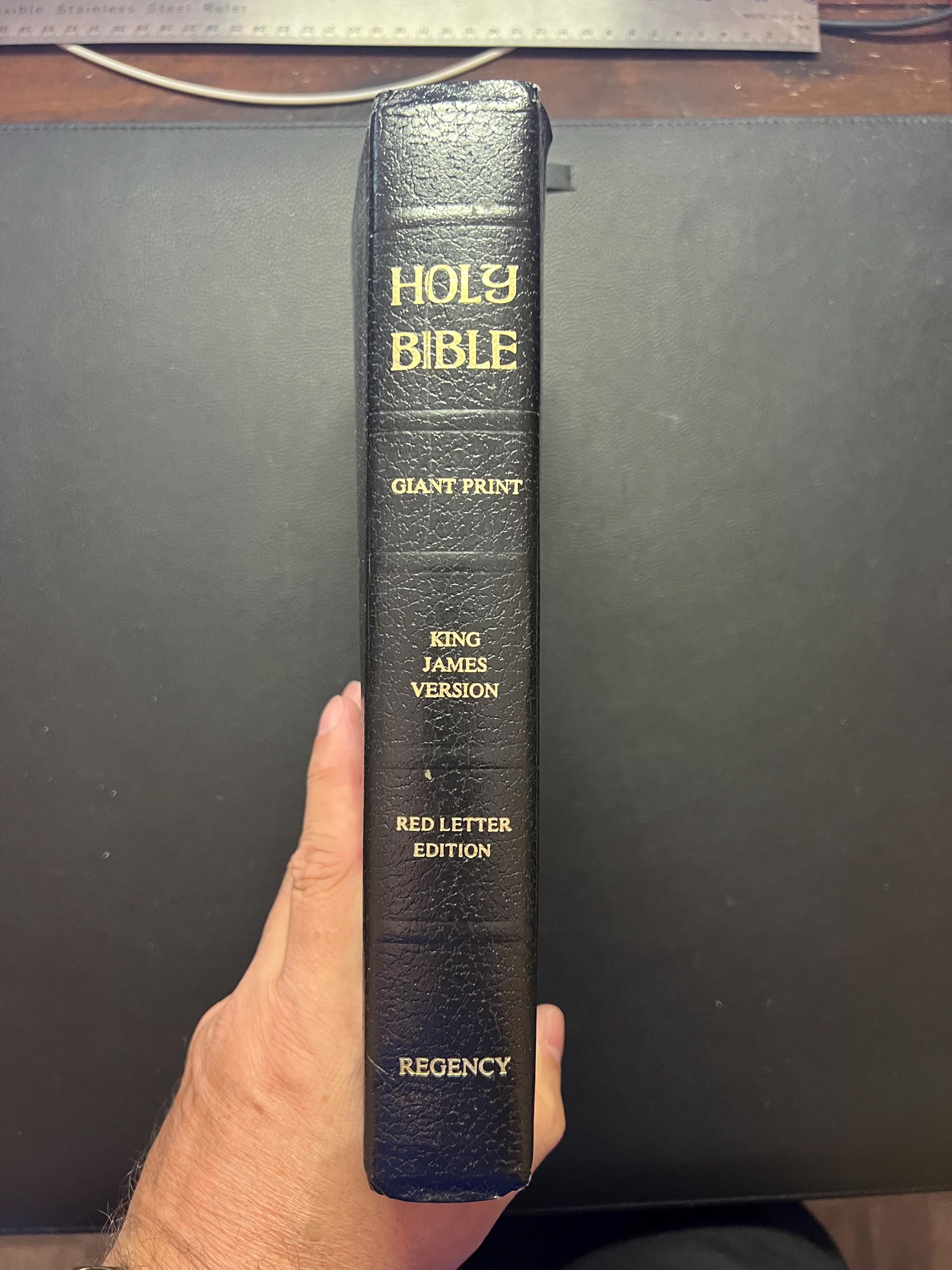 Holy Bible - King James Version - Giant Print - Red Letter Edition ...