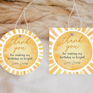 Sonne Geburtstag Favor Tags Vorlage Bearbeitbare Sonnenschein Geschenketiketten Erste Reise um die Sonne Runder und quadratischer Aufkleber Hier kommt Sun Bir481