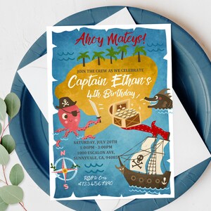 Piratenverjaardagsuitnodiging Piratenfeest voor kinderen uitnodigen Ahoy kameraadschappelijke schatkist piratenschip bom jongen blauw bewerkbare afdrukbare download Bir184