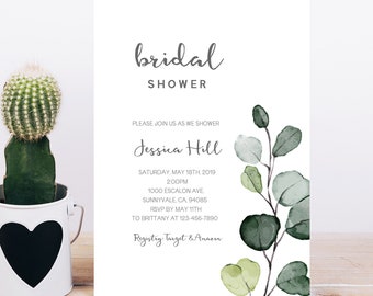 Puede incluir: Una tarjeta blanca con hojas de eucalipto acuarela verdes y el texto "bridal shower" en gris. La tarjeta también incluye el texto "Please join us as we shower Jessica Hill" y los detalles del evento, incluida la fecha, la hora, la ubicación, la información de RSVP y los detalles del registro.
