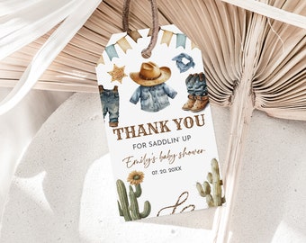 Könnte beinhalten: Ein weißes Dankeschön-Etikett mit einem braunen Cowboyhut, blauen Jeans und braunen Stiefeln. Der Text lautet "Vielen Dank fürs Aufsteigen Emilys Baby Shower 07.20.20XX".