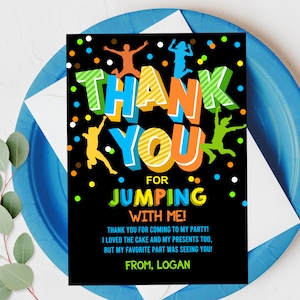 Cartão de agradecimento para festa de aniversário Jump Trampoline Party Nota de agradecimento Bounce house party Boy azul verde editável para impressão Baixar Bir65