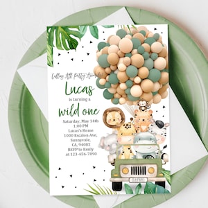 Convite de aniversário Safari Wild One Party Invite Jungle Animals Jeep Truck Boy 1st Tropical Greenery Printable Editable Download Bir297