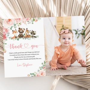 Carte photo Woodland Merci Floral rose modifiable premier anniversaire Merci animaux de la forêt faveur d'anniversaire fille sauvage un imprimable Bir358
