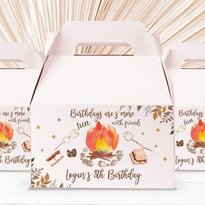 Etiquetas para caixa de cabo de aniversário S'more Festa de acampamento Fogueira Lembrancinhas de aniversário para fogueira Adesivo editável Boho Outono Outono Rústico para impressão Bir18