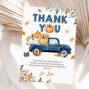 Tarjeta de agradecimiento por el primer cumpleaños de calabaza, carta de agradecimiento para el camión de calabaza azul. Nuestra pequeña calabaza cumple un año. Descargar imprimible editable Bir313