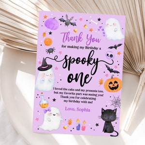 Cartão de agradecimento de aniversário de Halloween Fantasma roxo Assustador uma nota de agradecimento Menina roxa Little Boo Digital Editável Imprimível Download Hab4