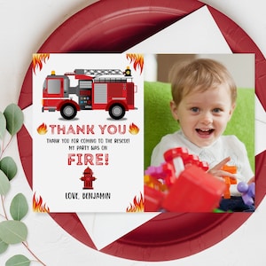 Biglietto di ringraziamento con foto di compleanno modificabile per camion dei pompieri, biglietto di ringraziamento per pompiere, biglietto di auguri stampabile digitale per camion dei pompieri, compleanno Bir71