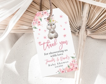 Etiqueta para recuerdos de baby shower con diseño de conejito y estampado floral rosa (editable e imprimible)