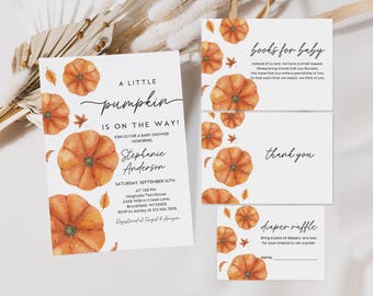 Może przedstawiać: Zestaw papeterii na baby shower z ilustracjami dyni i liści jesiennych. Zaproszenie brzmi "A Little Pumpkin is on the Way!". Wkładki zawierają prośby o książki i loterię pieluch.