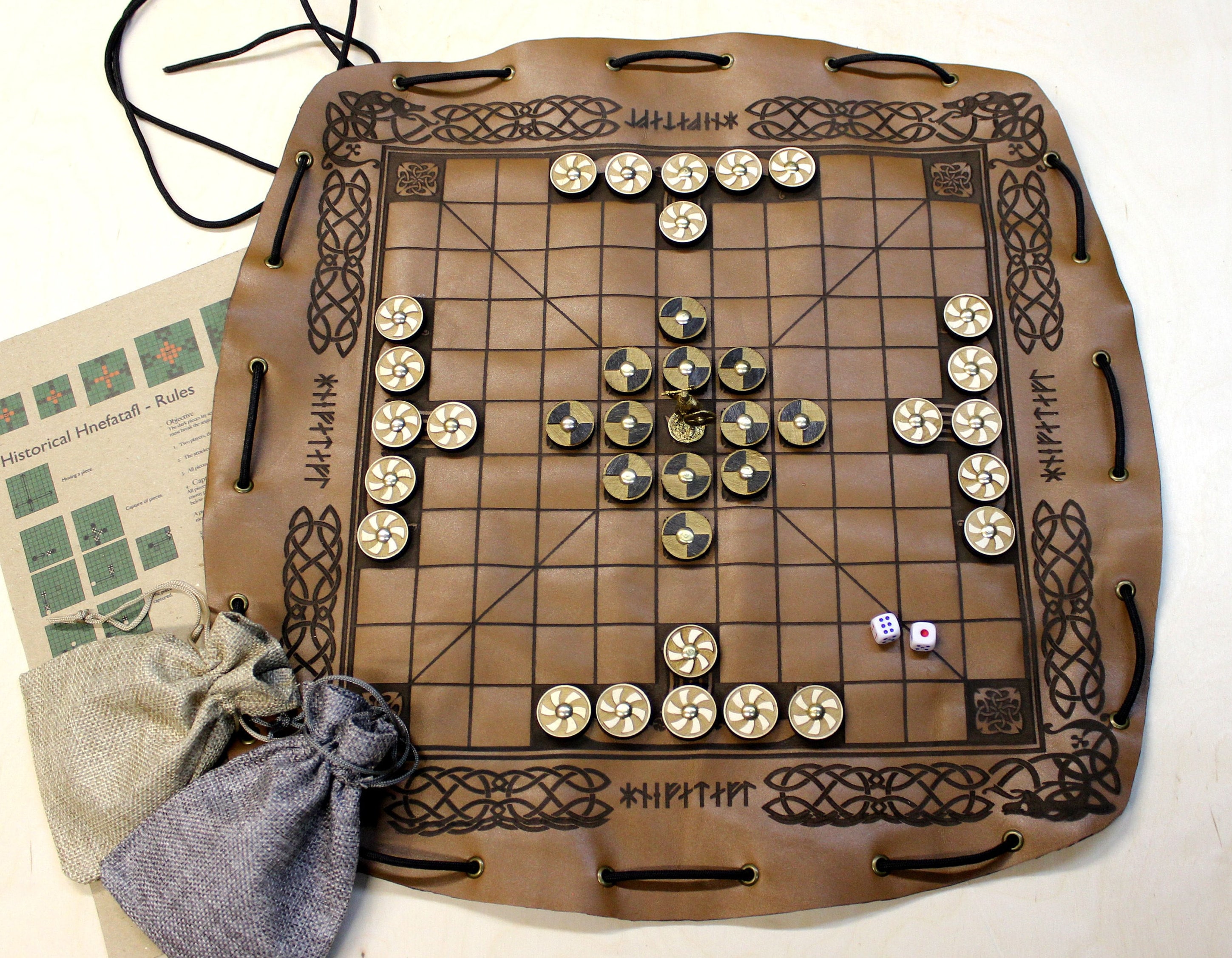 Hnefatafl 11 x 11 cuir jeu de société dames de Viking Etsy