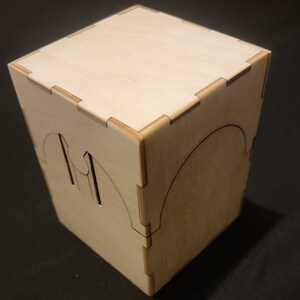 Scatola del mazzo di blocco per i giocatori di carte (Conserva fino a 100 carte a doppia manica) Disponibile assemblata O un divertente fai-da-te di 15 minuti! Perfetto per Magic Commander