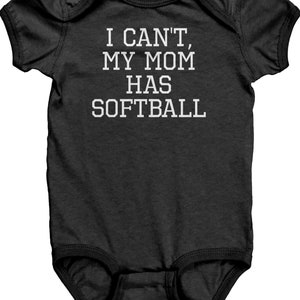 Body de bebê de softball - Presente de bebê de softball - Não posso, minha mãe tem softball - Macacão de bebê - Ideia de presente para chá de bebê - Primeiro aniversário
