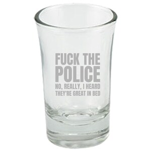 Funny Police Officer Gift - Funny Cop Shot Glass - Policeman Present - I Heard They're Great In Bed 画像 2