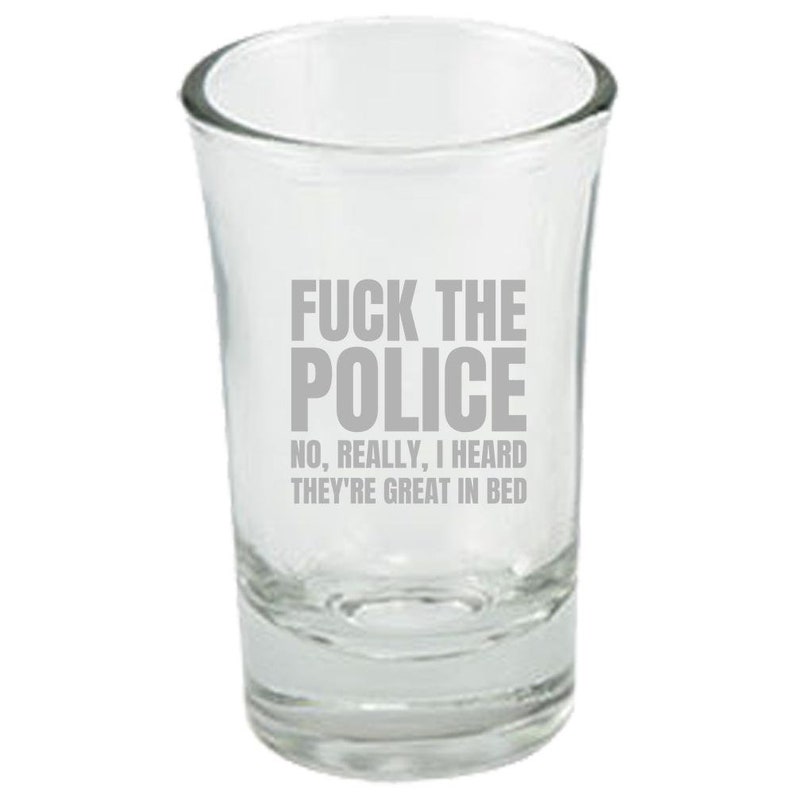 Funny Police Officer Gift - Funny Cop Shot Glass - Policeman Present - I Heard They're Great In Bed 画像 2