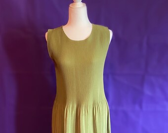 Vintage Ribbed Green Maxi Dress