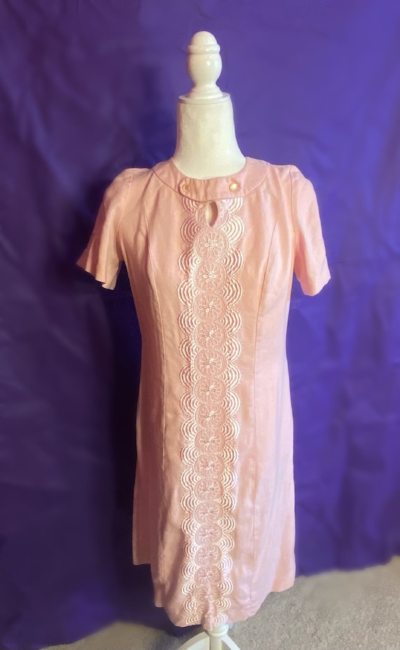 Vintage 60s Pink Linen Dress with Floral Embroider