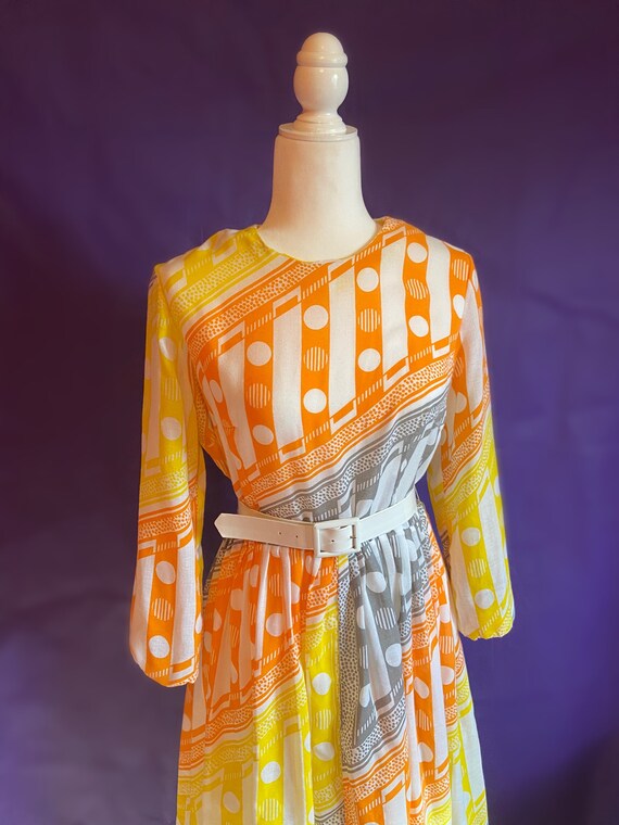 Vintage 50s/60s Light Semi-Sheer Mod Patterned Sw… - image 2