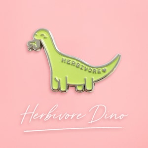 Pin de esmalte de dinossauro herbívoro