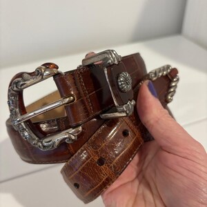 VTG Brighton Y2K Brown Croc Embossed Leather Belt 2X Ornate Scroll Buckle Silver Vintage Brighton Brown Croc Embossed Leather Belt Ornate  main image 4
