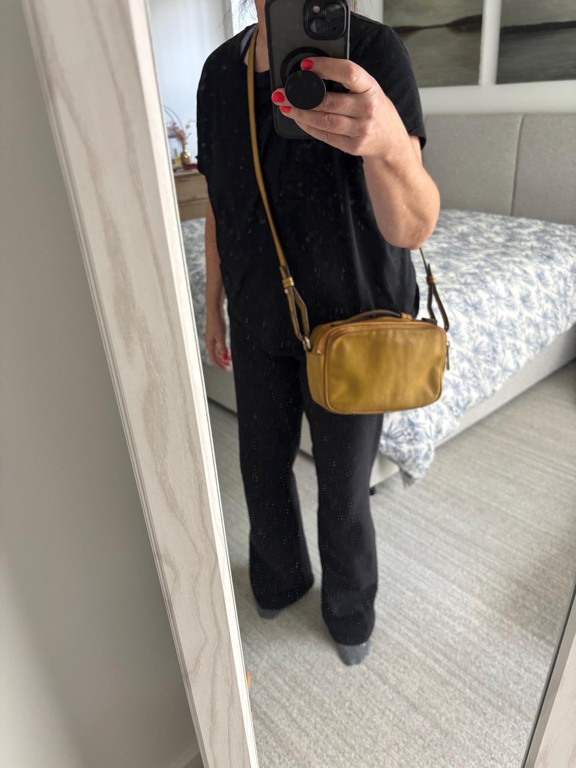 HUGO BOSS vintage leather crossbody bag purse golden yellow unisex camera bag top zippers, foto 2 di 5