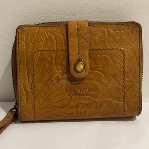 American Leather Co. vintage Tooled Leather Zip Wallet multi pockets & slots tan