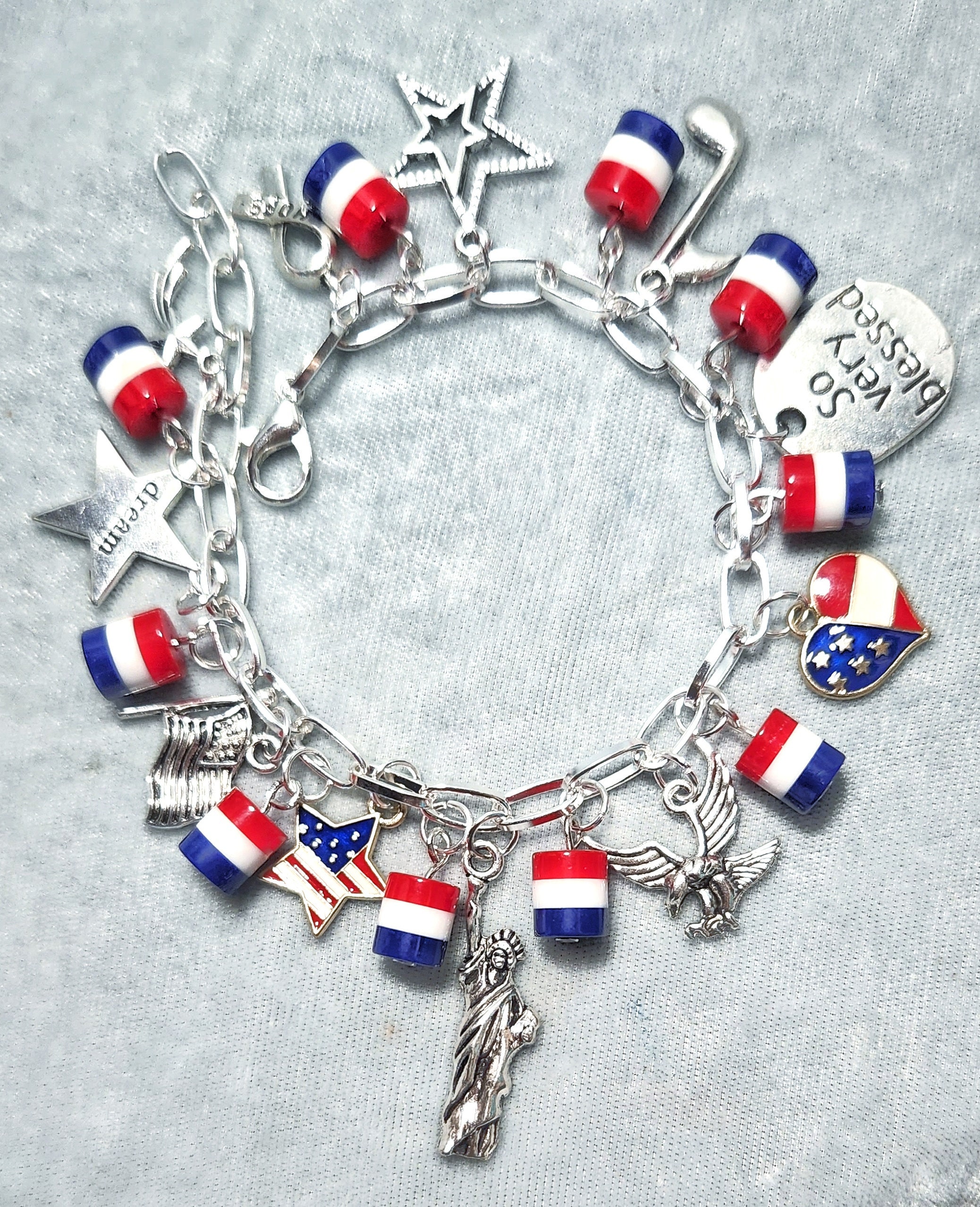 New Arrival Fashion Jewelry Bracelet Patriotic Style Star Beads Heart  Shaped American USA Flag Charm Bracelets for Women