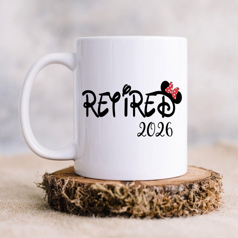 Taza de jubilación personalizada de Disney, regalos de jubilación para mujeres, taza de jubilación, regalo de jubilación, taza de Disney, Disney World, Disney Land 11oz White Mug