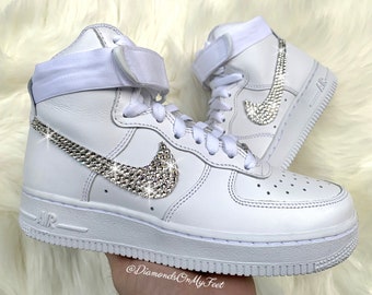 Swarovski Nike Air Force 1 High Helvita Sneakers för Dam med Blingade Utsmyckade Autentiska Klara Swarovski-kristaller Specialdesignade Bling Nike-skor